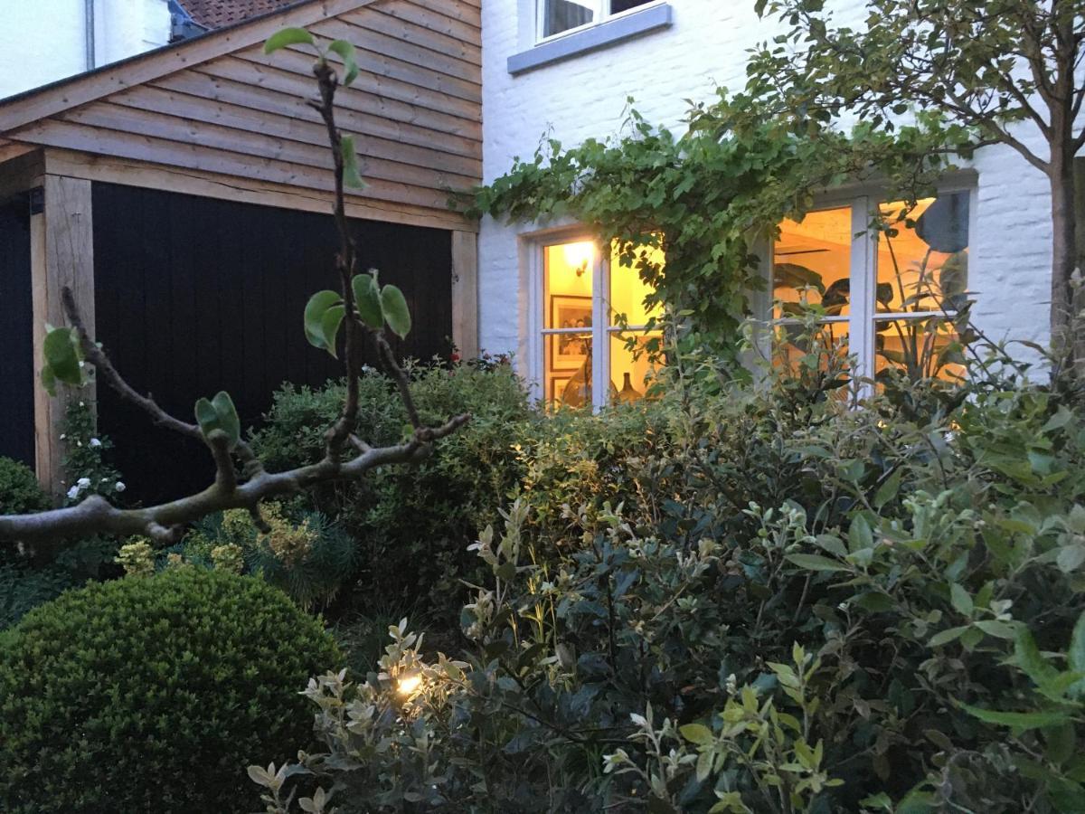 The Herring'S Residence - Stylish Private Cottage With Breakfast In Historic Center - Adults-Only 브뤼헤 외부 사진
