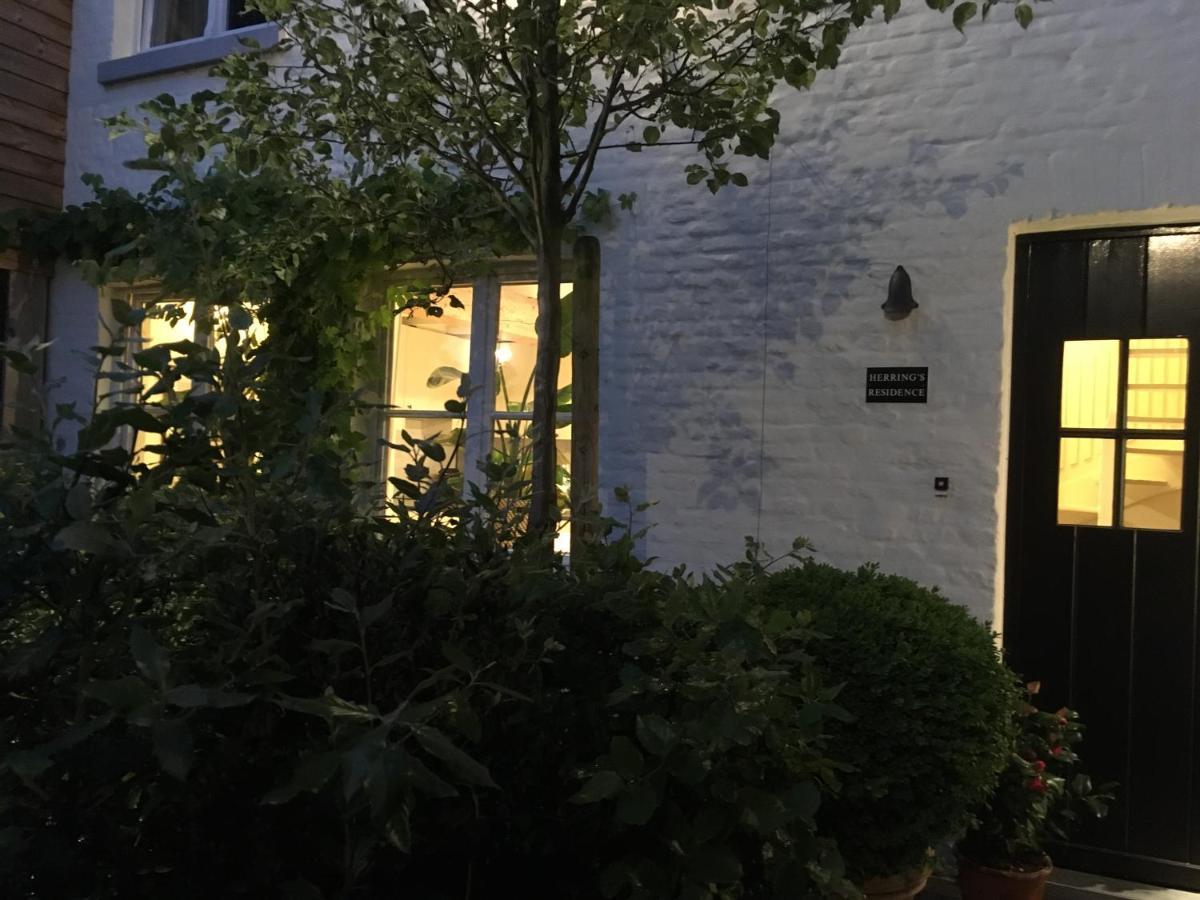 The Herring'S Residence - Stylish Private Cottage With Breakfast In Historic Center - Adults-Only 브뤼헤 외부 사진