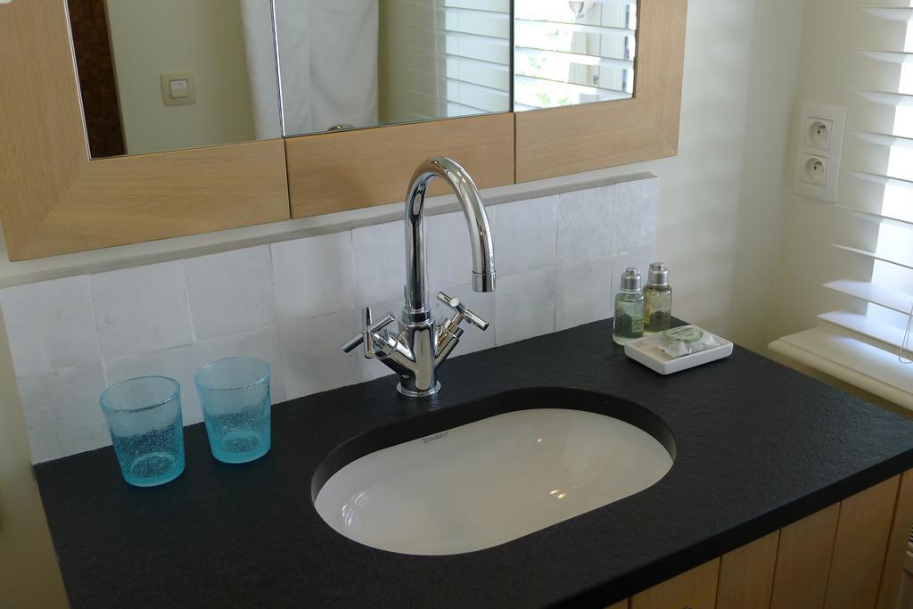 The Herring'S Residence - Stylish Private Cottage With Breakfast In Historic Center - Adults-Only 브뤼헤 객실 사진